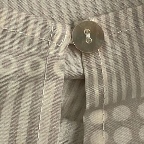 Michelle McDowell Gray Top Blouse Womens Medium Geometric Lightweight - Picture 8 of 10